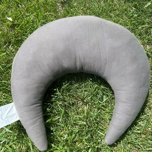 Snuggle Me Organic nursing pillow